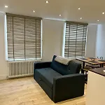 Spacious 1-Bed Central London Flat