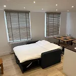 Spacious 1-Bed Central London Flat