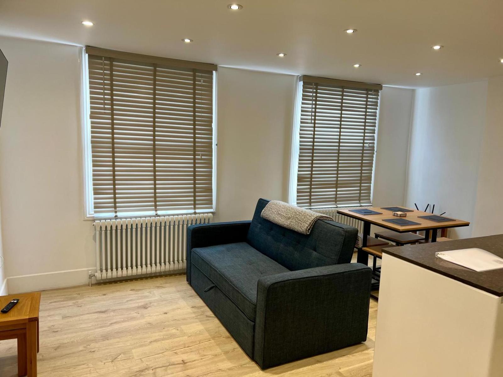 Spacious 1-bed Flat Apartment